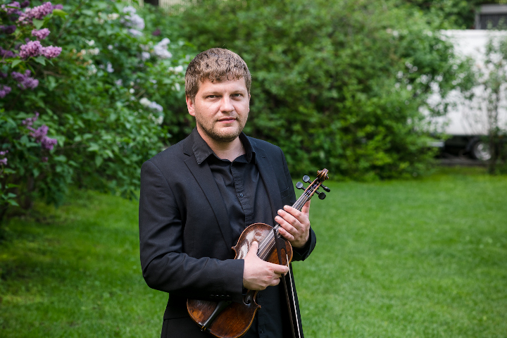  Дмитрий Лепехов (скрипка) Фото: Александр Волков 